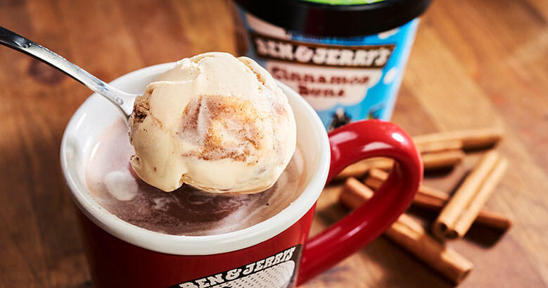 BNJ0067-Hot_Cocolate-Cinnamon_Buns-11117_OG.jpg